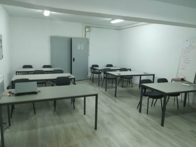 Cursuri la poligonul de tir Squad Store Sporting - curs arme, permis port arma Cursuri la poligonul de tir Squad Store Sporting - curs arme, permis port arma